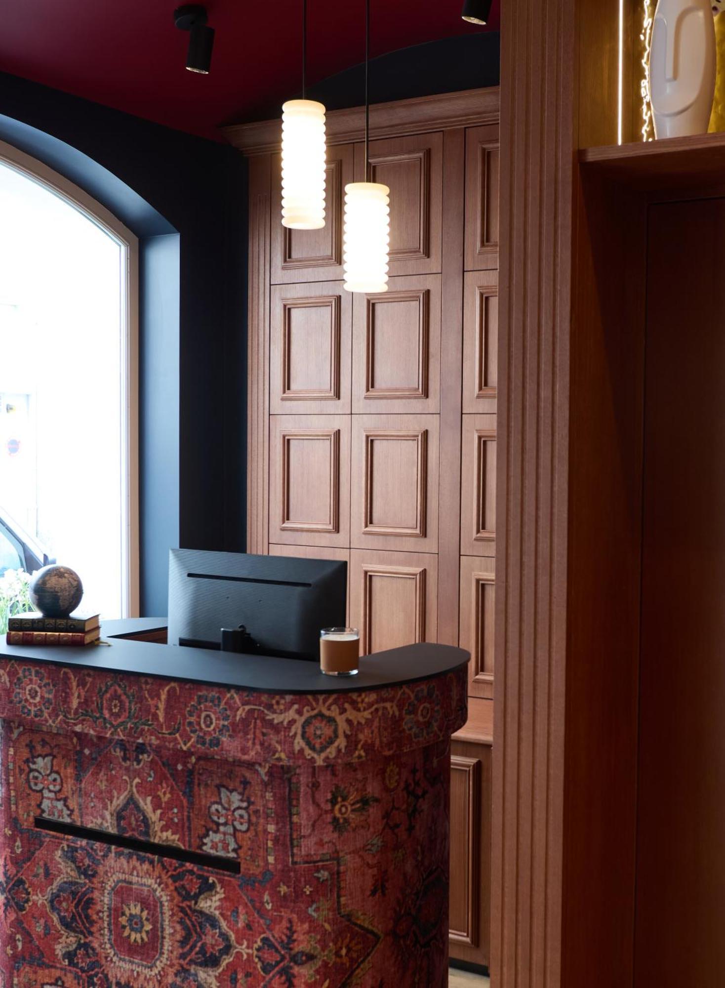 Tivoli Hotel 4*